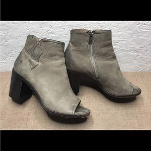 Frye Danica Women's Booties Gray Leather Zip Peep Toe 3" Block Heel Size 7.5M